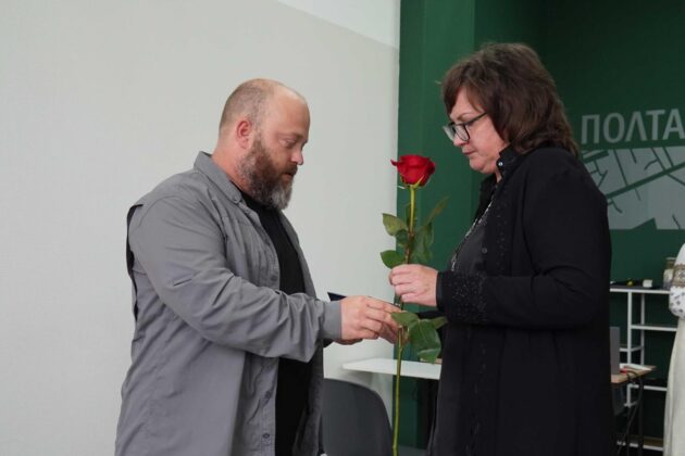 Глава Луганської ОВА зустрівся у Полтаві з родинами полеглих воїнів Луганщини