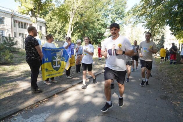 Патріотичний забіг у Дніпрі: сотні учасників від Луганщини вшанували Героїв