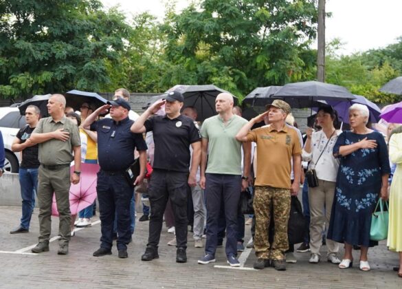 Прапор України для Луганщини: символ віри, незламності та шани полеглим