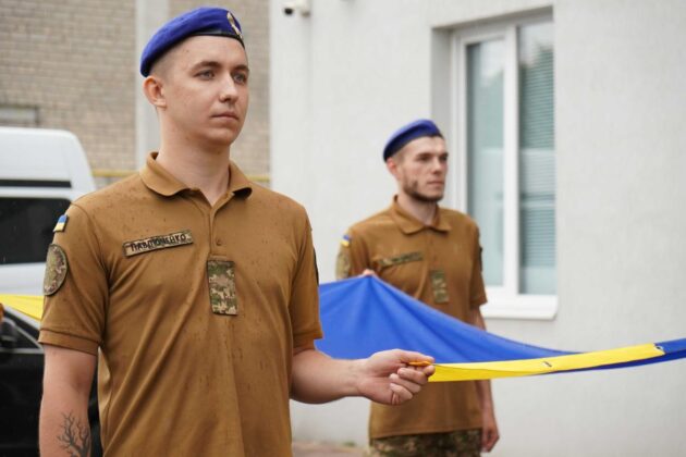 Прапор України для Луганщини: символ віри, незламності та шани полеглим