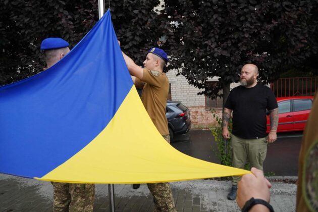 Прапор України для Луганщини: символ віри, незламності та шани полеглим