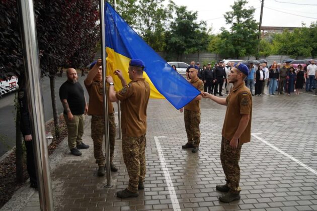 Прапор України для Луганщини: символ віри, незламності та шани полеглим