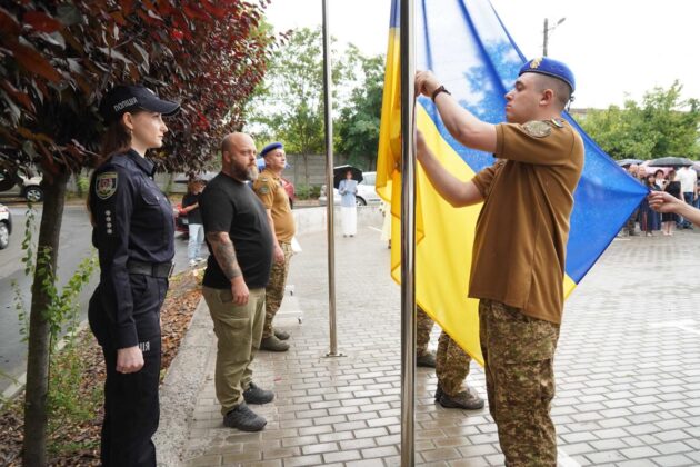 Прапор України для Луганщини: символ віри, незламності та шани полеглим