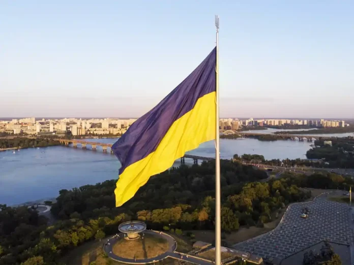 Україна відзначає День державного прапора