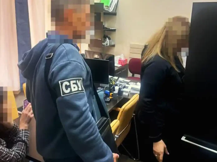На Луганщині колишня депутатка від проросійської партії вкрала гроші громади