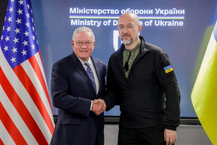 Шмигаль обговорив із Келлогом безпекові гарантії та «мегаугоду» щодо дронів