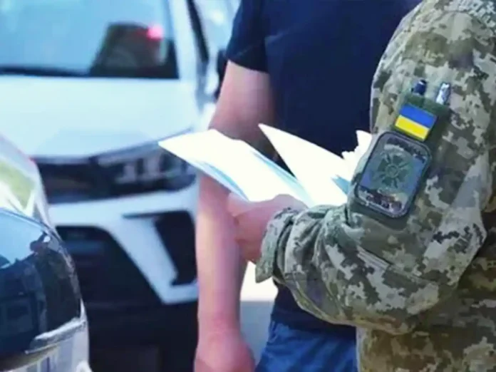 У селі на Волині люди розтрощили автомобіль ТЦК