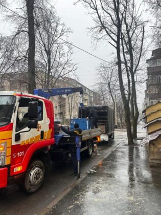 Комунальники Луганщини та переселенці відбудовують життя і створюють нові робочі місця