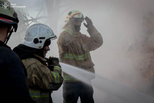 Атака на Кременчук: міст через Дніпро перекрито після ударів