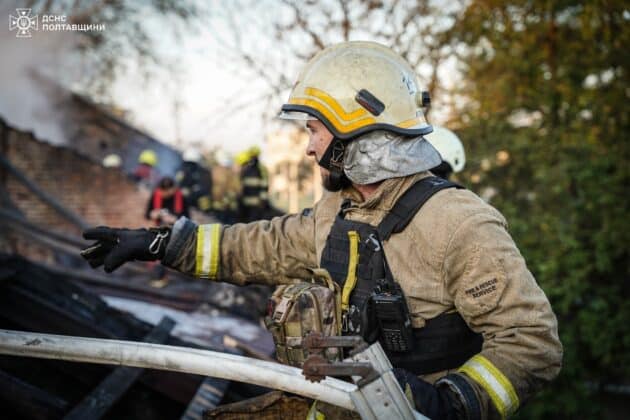 Атака на Кременчук: міст через Дніпро перекрито після ударів