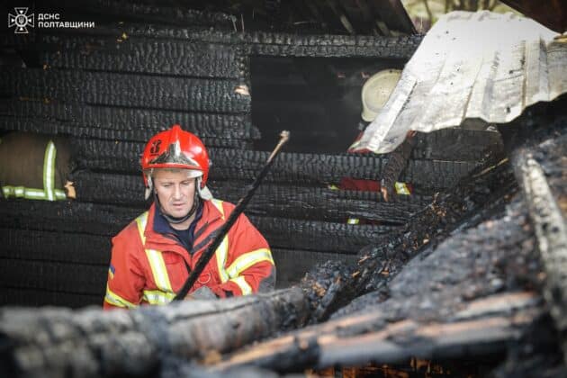 Атака на Кременчук: міст через Дніпро перекрито після ударів