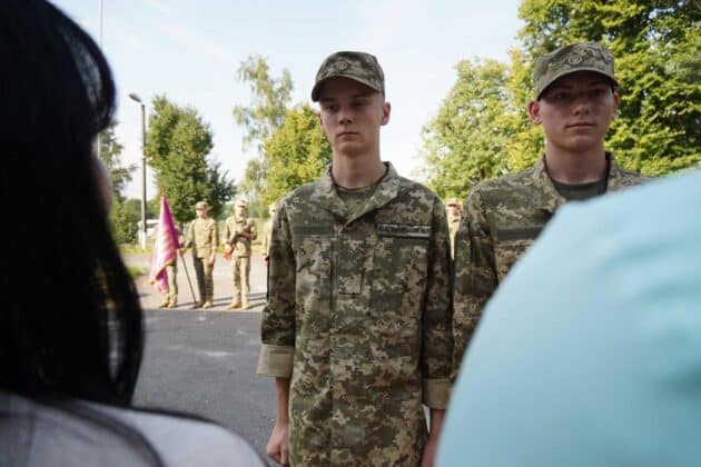 Луганський військовий ліцей відзначив День знань: першокурсники отримали свої перші погони