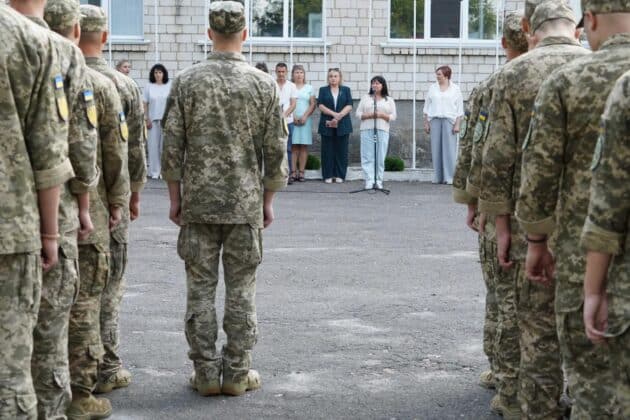 Луганський військовий ліцей відзначив День знань: першокурсники отримали свої перші погони