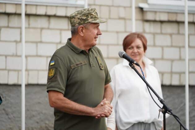 Луганський військовий ліцей відзначив День знань: першокурсники отримали свої перші погони