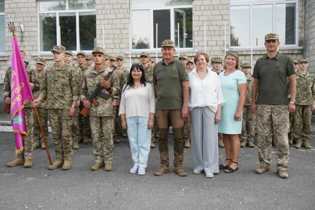 Луганський військовий ліцей відзначив День знань: першокурсники отримали свої перші погони