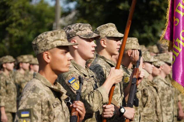 Луганський військовий ліцей відзначив День знань: першокурсники отримали свої перші погони