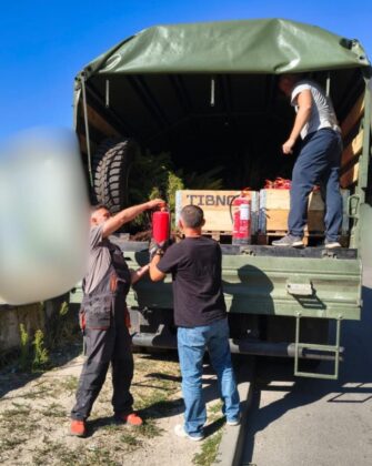Два військові з’єднання на Луганщині забезпечили вогнегасниками - ОВА