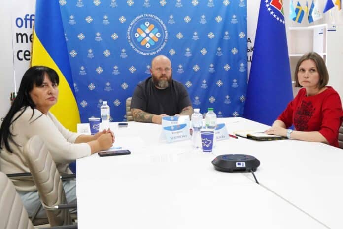 Очільник Луганщини взяв участь у засіданні Президії Конгресу щодо захисту дітей-сиріт та депортованих дітей