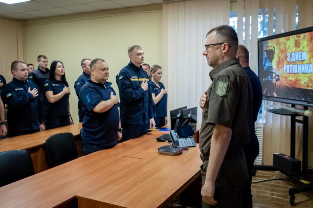 Герої без зброї: рятувальникам Луганщини вручили відзнаки