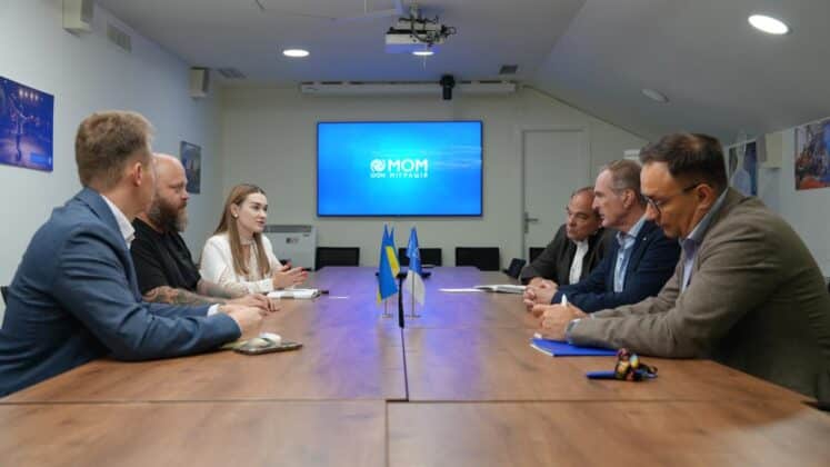 Луганська ОВА та МОМ обговорили нові напрями допомоги переселенцям