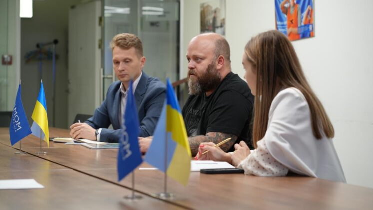 Луганська ОВА та МОМ обговорили нові напрями допомоги переселенцям
