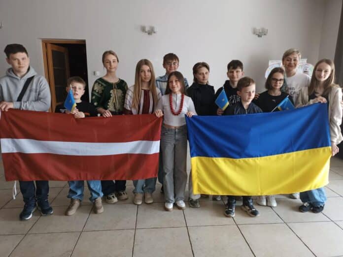 Діти пільгових категорій з Новоайдарської громади відпочили в Україні та за кордоном