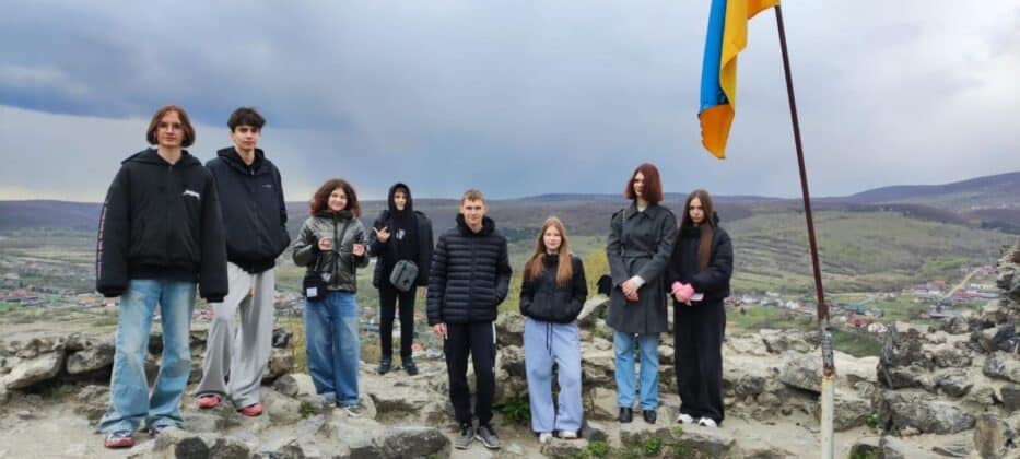 Діти пільгових категорій з Новоайдарської громади відпочили в Україні та за кордоном