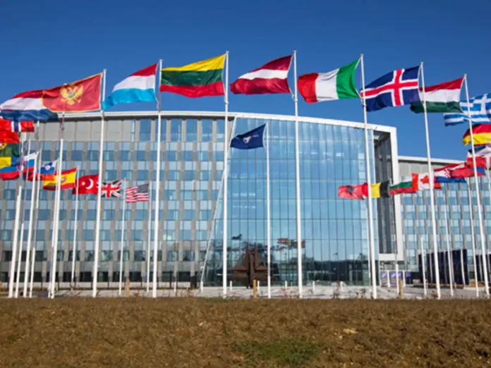 У НАТО рішуче відповіли на порушення повітряного простору союзників