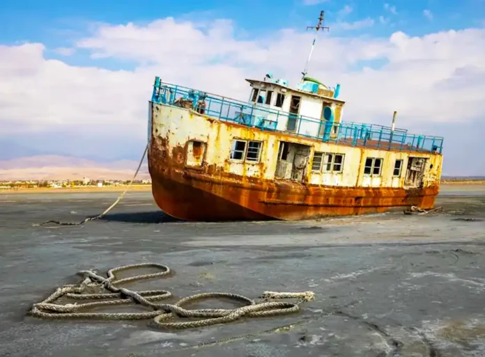 В Ірані зникло найбільше солоне озеро Азії