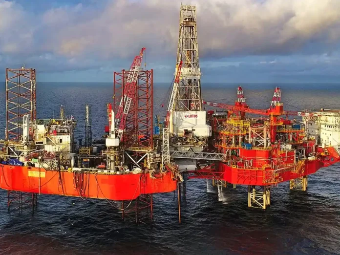 Літаки рф порушили зону безпеки біля бурової платформи Польщі