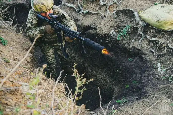 151 боєзіткнення на фронті в неділю: ворог тисне на різних напрямках