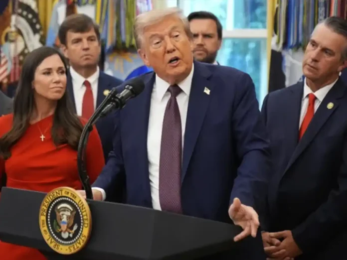 Трамп попросив зачекати із «драконівськими» санкціями проти рф