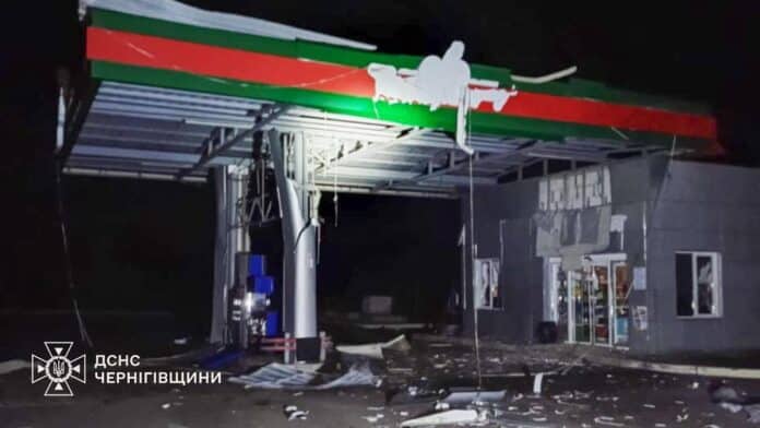 Росіяни вдарили безпілотниками по Чернігову: є поранені