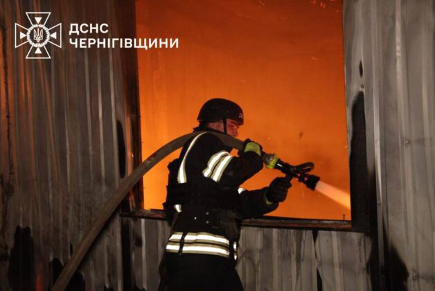 російські дрони атакували Ніжин: є поранені та руйнування цивільних об’єктів