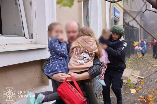 Дрон рф ударив по дитячому садку в Харкові: є загиблий і поранені