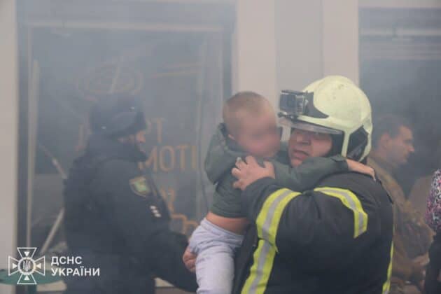Дрон рф ударив по дитячому садку в Харкові: є загиблий і поранені