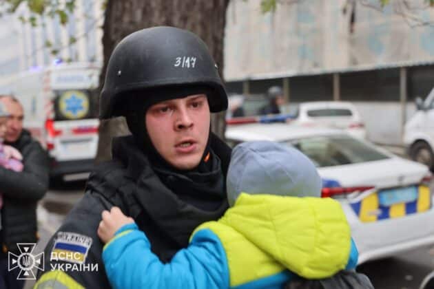 Дрон рф ударив по дитячому садку в Харкові: є загиблий і поранені