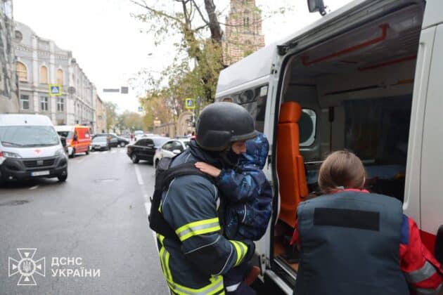 Дрон рф ударив по дитячому садку в Харкові: є загиблий і поранені