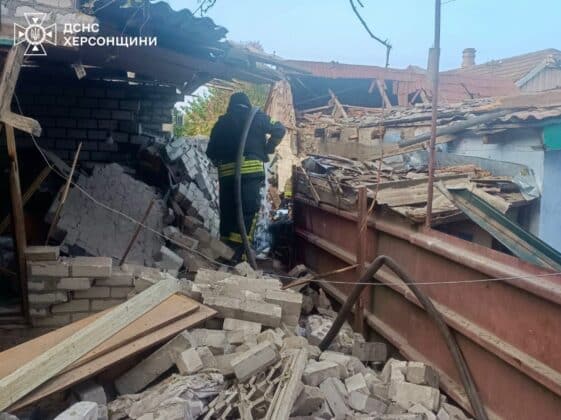 Удар рф по Херсону: загинули дві жінки, постраждали діти