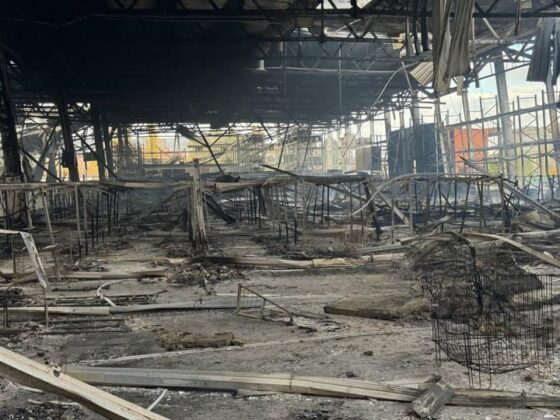 Наслідки потужної пожежі в окупованому Донецьку після вибухів