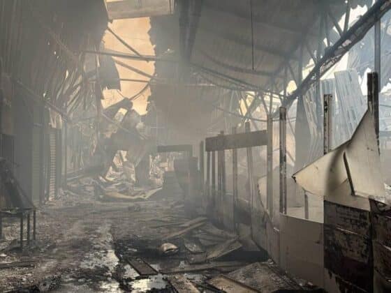 Наслідки потужної пожежі в окупованому Донецьку після вибухів