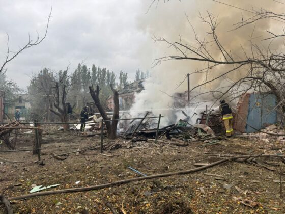 Слов’янськ під обстрілом: росіяни скинули дві авіабомби, є поранені