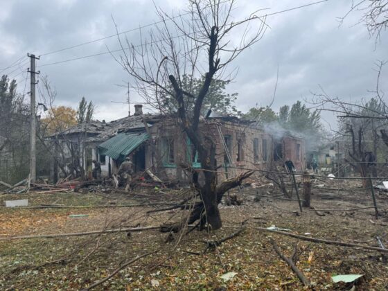 Слов’янськ під обстрілом: росіяни скинули дві авіабомби, є поранені