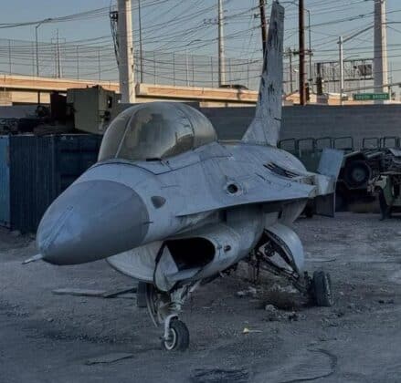 На сміттєзвалищі у Лас-Вегасі знайшли винищувач F-16