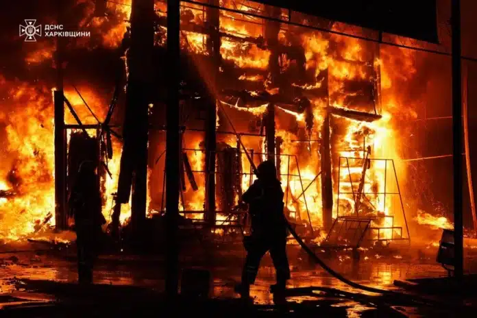 Харків пережив важку ніч: рф атакувала КАБами, ракетами і дронами, постраждав район 