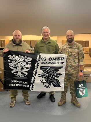 Луганщина передала чотирьом підрозділам оптоволоконні дрони «Хижак»