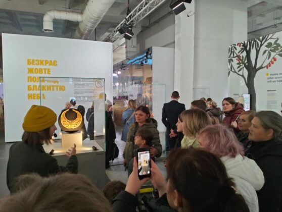 Діти з Луганщини відвідали унікальну виставку Ukraine WOW у Києві