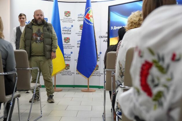 Очільник Луганщини привітав соцпрацівників із професійним святом