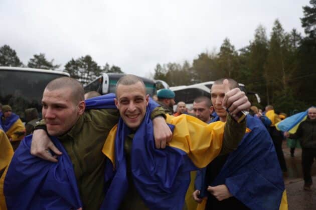 Україна повернула з російського полону 205 громадян