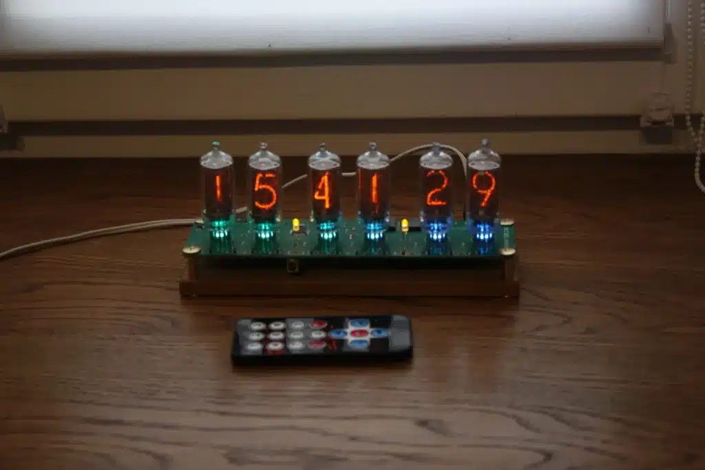 Стімпанк-прикраси з радіоламп_2